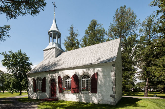 Small white chapel, built in the 18th century