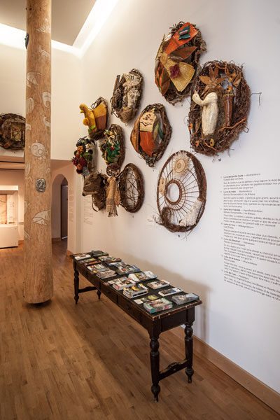 Ten contemporary pieces that use traditional basket weaving techniques, presented in the lobby of the Musée des Abénakis